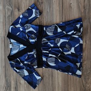 EUC Short sleeve v-neck blouse